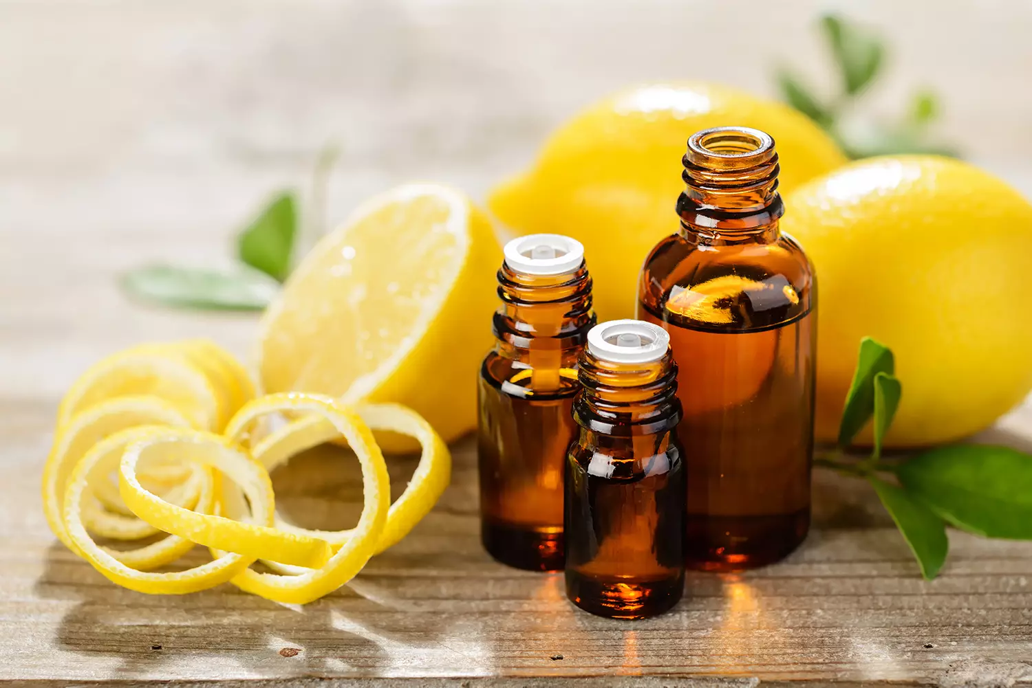 Citrus Limonum Pale Yellow to Yellow Natural Lemon Oil, For